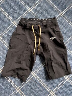 Like New Men’s Speedo Fastskin LZR Pure Valor tech suit sz 22